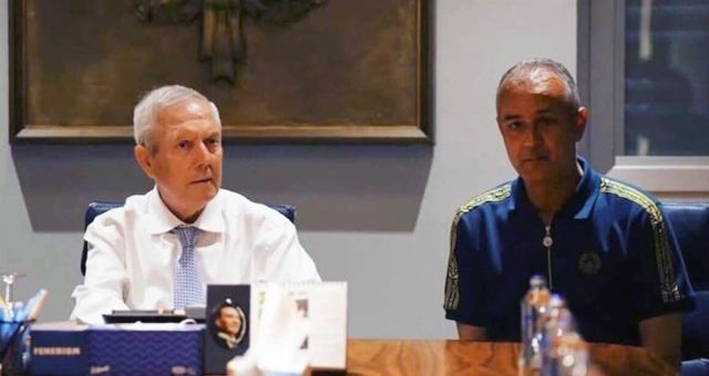 Fenerbahçe Başkanı Aziz Yıldırım, İsmail Kartal'a destek verdi