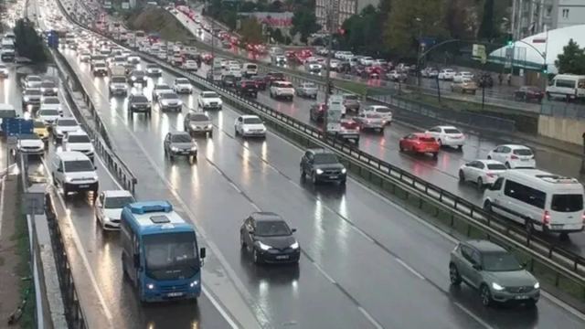 İstanbul'da trafik yoğunluğu yüzde 85'e ulaştı