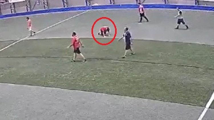 Sancaktepe'de Halı Sahada Kalp Krizi: Sağlık Çalışanı Hayatını Kaybetti