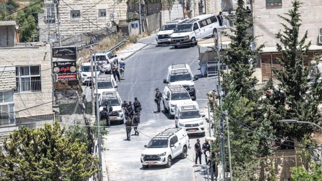 Doğu Kudüs'te İsrail güçlerinin ses bombaları yangına neden oldu