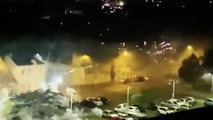 Fransa'da Polis Aracı ile Motosiklet Kazası Sonrası Şiddet Olayları