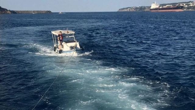 Sarıyer'de Tekne Sürüklendi, Kıyı Emniyeti Ekipleri Müdahale Etti