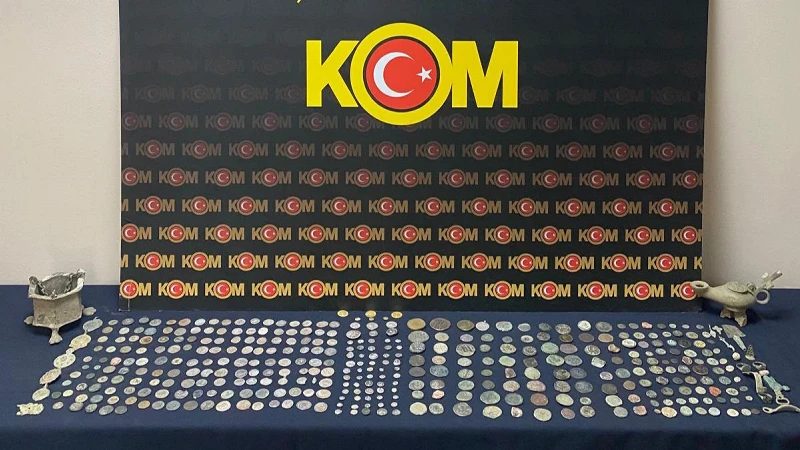 Beykoz'da tarihi eser kaçakçılığına operasyon: 402 sikke ele geçirildi