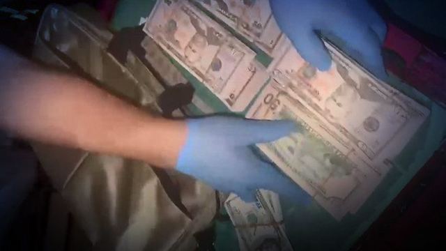 Fatih'te sahte para operasyonu: 963 bin 800 avro ele geçirildi