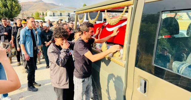 Şehit Er Ziyar Koparan Yüksekova'da Toprağa Verildi