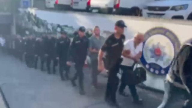 İstanbul'da vatandaşlık vurgunu operasyonunda 33 tutuklama