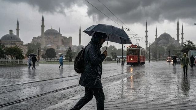 İstanbul'da Hava Durumu: Sıcaklık Yükselecek, Yağışlar Geliyor