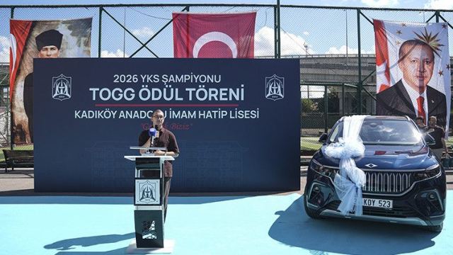 Kadıköy Anadolu İmam Hatip Lisesi'nden YKS başarısına ödül