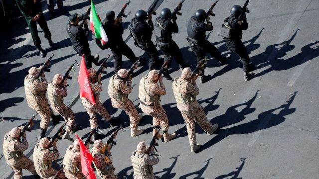 Tahran'da Gönüllü Savaşçılar Gösteri Düzenledi