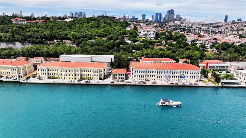 Kabataş Erkek Lisesi 118 yıllık eğitim mirasını sürdürüyor