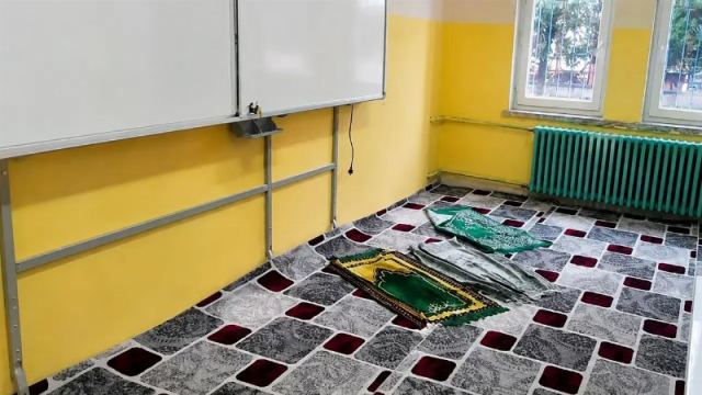 Bakan Tekin'den 'Cuma Mescidi' Düzenlemesine Güvenlik Savunması