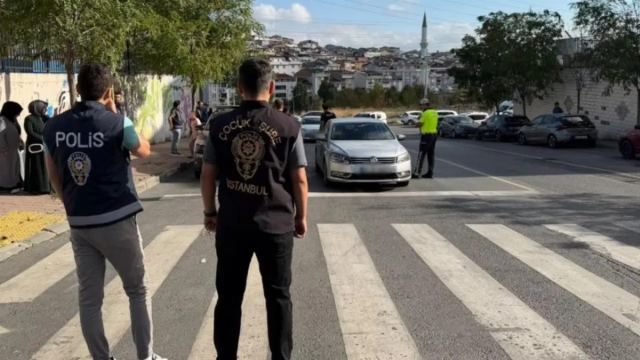 Esenyurt'ta Okul Önlerinde Dronlu Güvenlik Denetimi Yapıldı