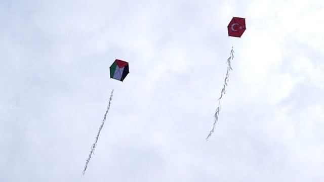 İstanbul'da Gazzeli çocuklar için uçurtma etkinliği düzenlendi