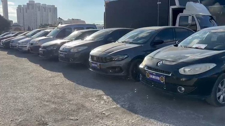 İstanbul'da ağır hasarlı araçları satan şebeke çökertildi