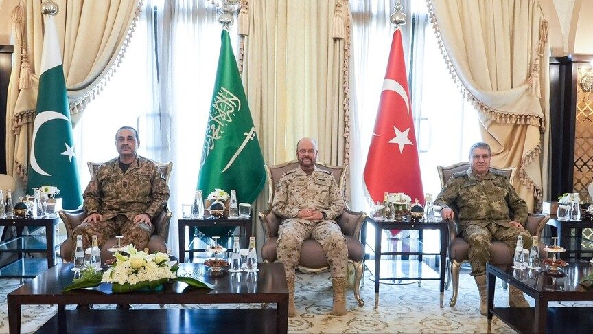 Genelkurmay Başkanı Bayraktaroğlu Mekke'de toplantıya katıldı