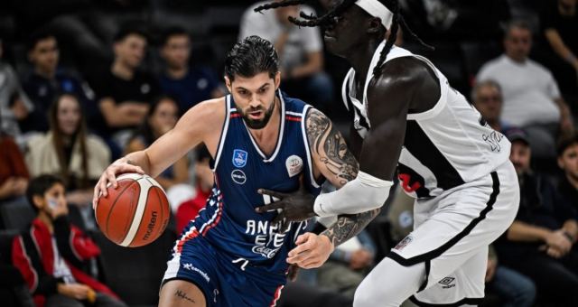 Anadolu Efes, Beşiktaş'ı Derbide 95-81 Yenerek Açılışı Yaptı