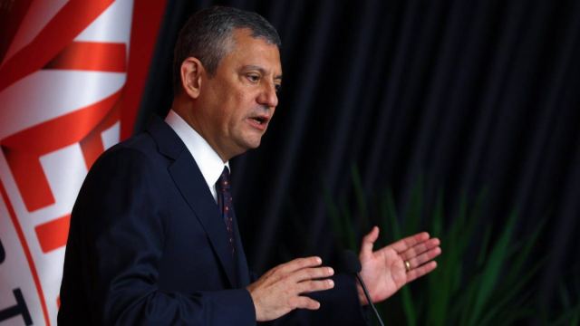 Özgür Özel, T24'e Erişim Engeline Sert Tepki Gösterdi