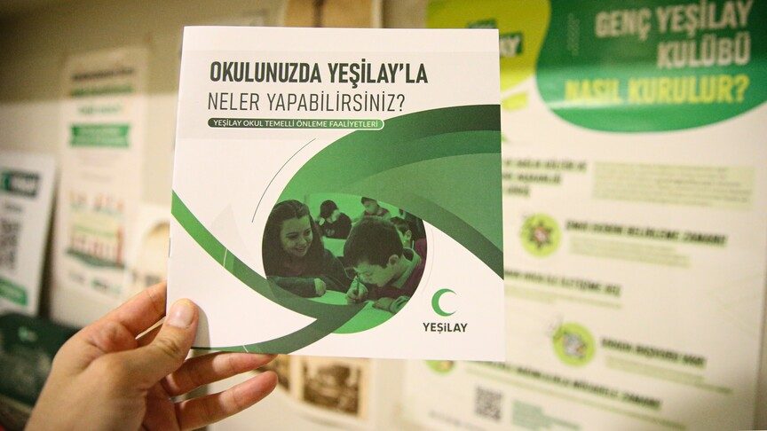 Yeşilay Adana'da 500 bin öğrenciye bağımlılıkla mücadeleyi anlatacak