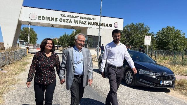 Selçuk Mızraklı: 'Burada Olması Gereken Selahattin Demirtaş'tır