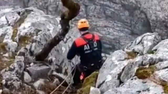 Isparta'da Yazılı Kanyon'da mahsur kalan 3 kişi kurtarıldı