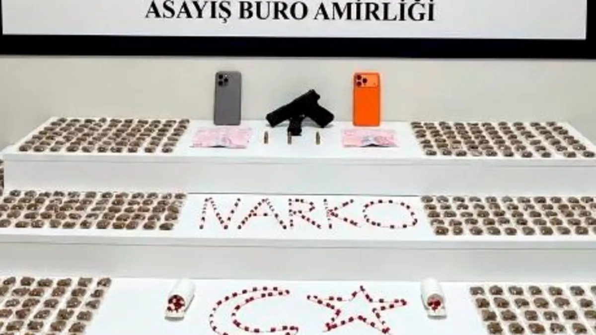 Esenyurt'ta uyuşturucu ve ruhsatsız tabanca ile 2 kişi tutuklandı