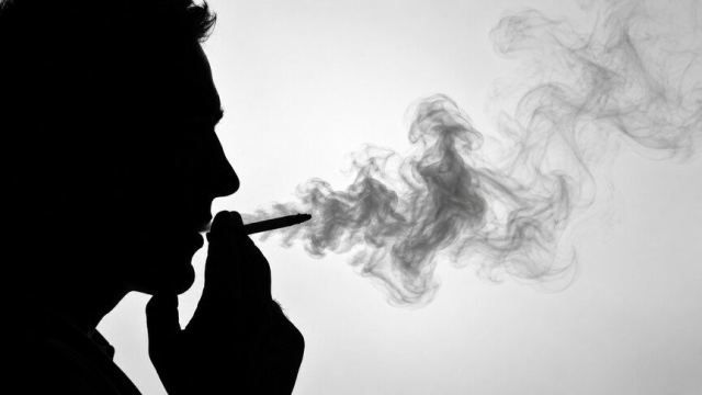 Türkiye'de Sigaradan Her 4 Dakikada Bir Kişi Hayatını Kaybediyor