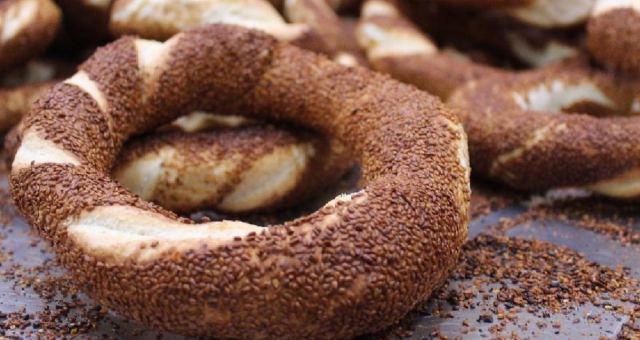 İstanbul'da simit fiyatı 25 liradan 30 liraya yükseldi