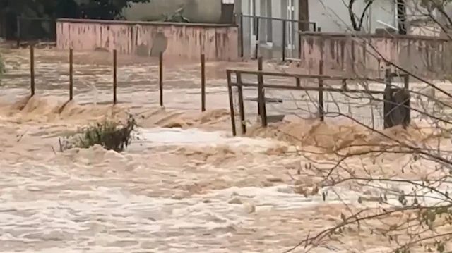 Sakarya'da Sel Felaketi: Dereler Taştı, Yollar Çöktü