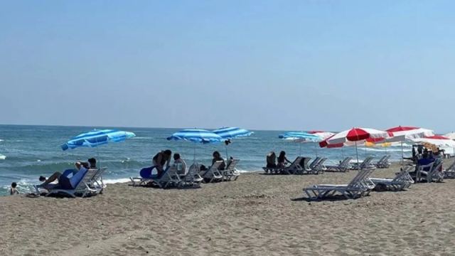 İstanbul'da Üç Plaj Kirlilik Nedeniyle Kapatıldı: Nedenleri Açıklandı