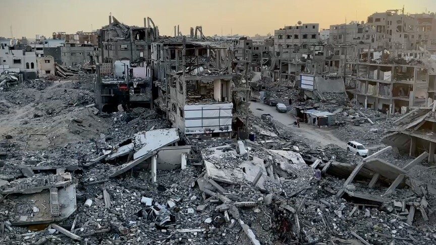Gazze'de Filistinliler, yıkık evlerde yaşamaya devam ediyor