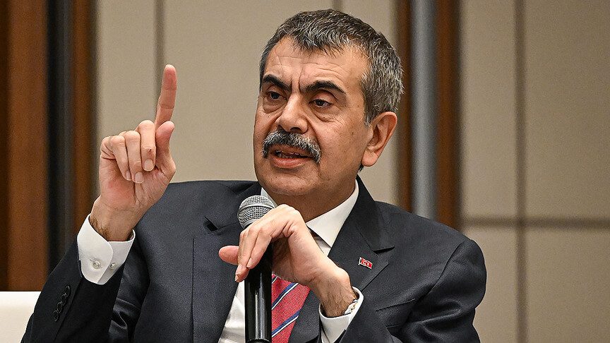 Bakan Tekin: Öğretmenler için önlük tercih ettik
