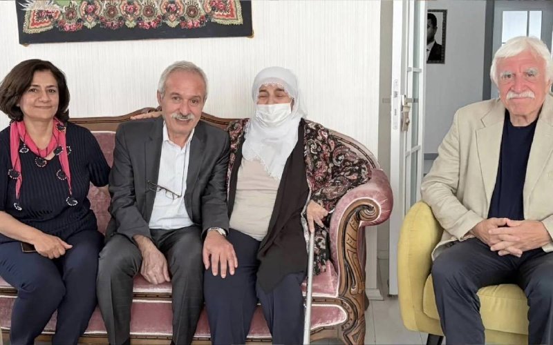 Mızraklı, Demirtaş'ın Annesiyle Duygusal Buluşma Gerçekleştirdi