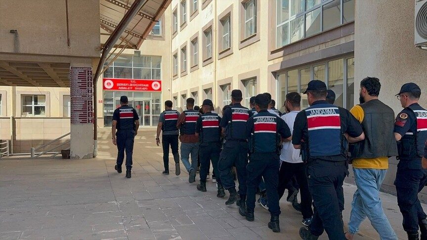 Şereflikoçhisar'da uyuşturucu operasyonunda 17 şüpheli yakalandı