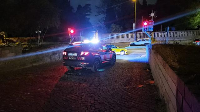 Başakşehir'de boş arazide ceset bulundu