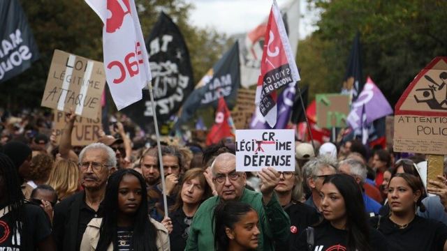 Fransa'da Yasa Tasarısına Karşı Protestolar Düzenlendi