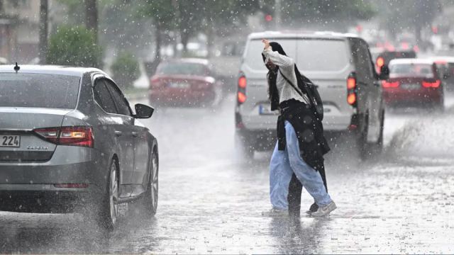 İçişleri Bakanlığı İstanbul ve 27 kente yağış uyarısı yapıldı