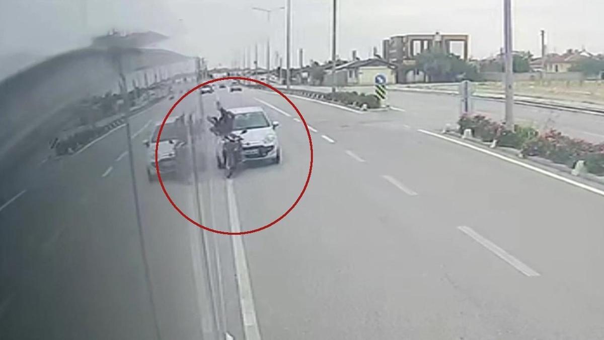 Karaman'da motosikletli otomobil çarpmasıyla havaya fırladı