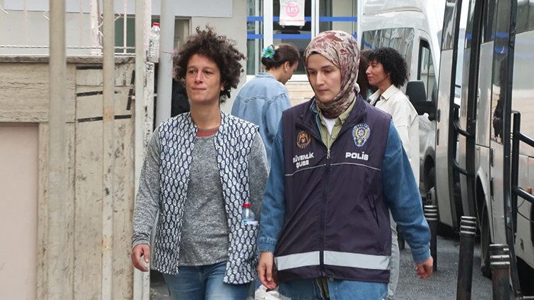 İstanbul'da 'Ailem Güvende' Operasyonları: 22 Gözaltı