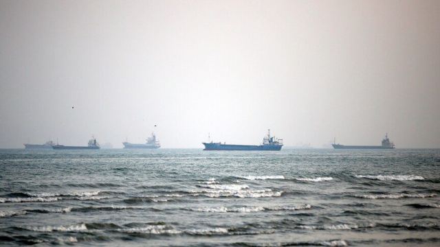 İran, Hürmüz Boğazı'nda Geçiş Düzenlemelerine Uymayan Gemilere Ceza Uygulayacak