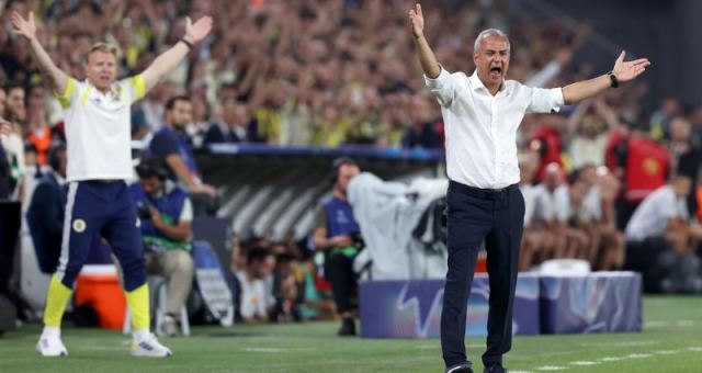 İsmail Kartal'a su şişesi atan taraftar yakalandı