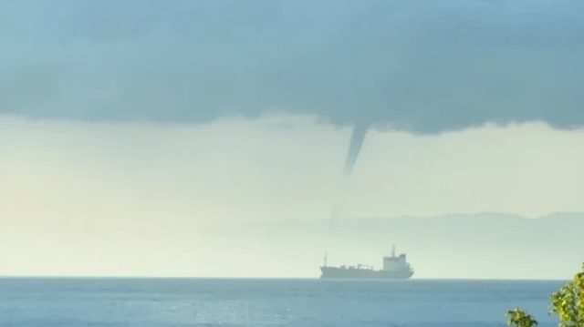 Yalova açıklarında hortum görüntülendi