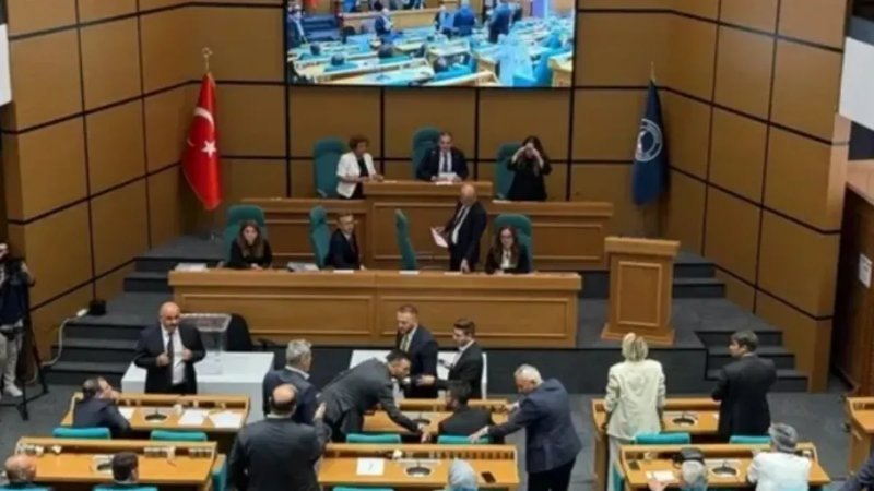 Dündar Ziya Gültekin Üsküdar Belediye Başkanvekili Oldu