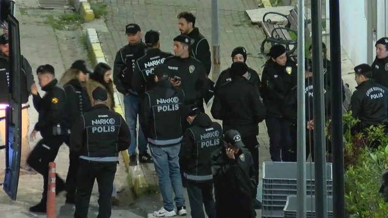 Uyuşturucu Soruşturmasında Çağla Boz ve Avukat Emek Emre Adliyeye Sevk Edildi