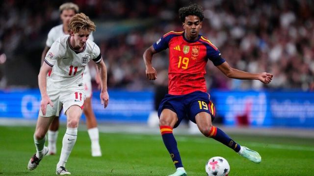 İspanya, İngiltere'yi Geriden Gelerek 3-2 Yendi