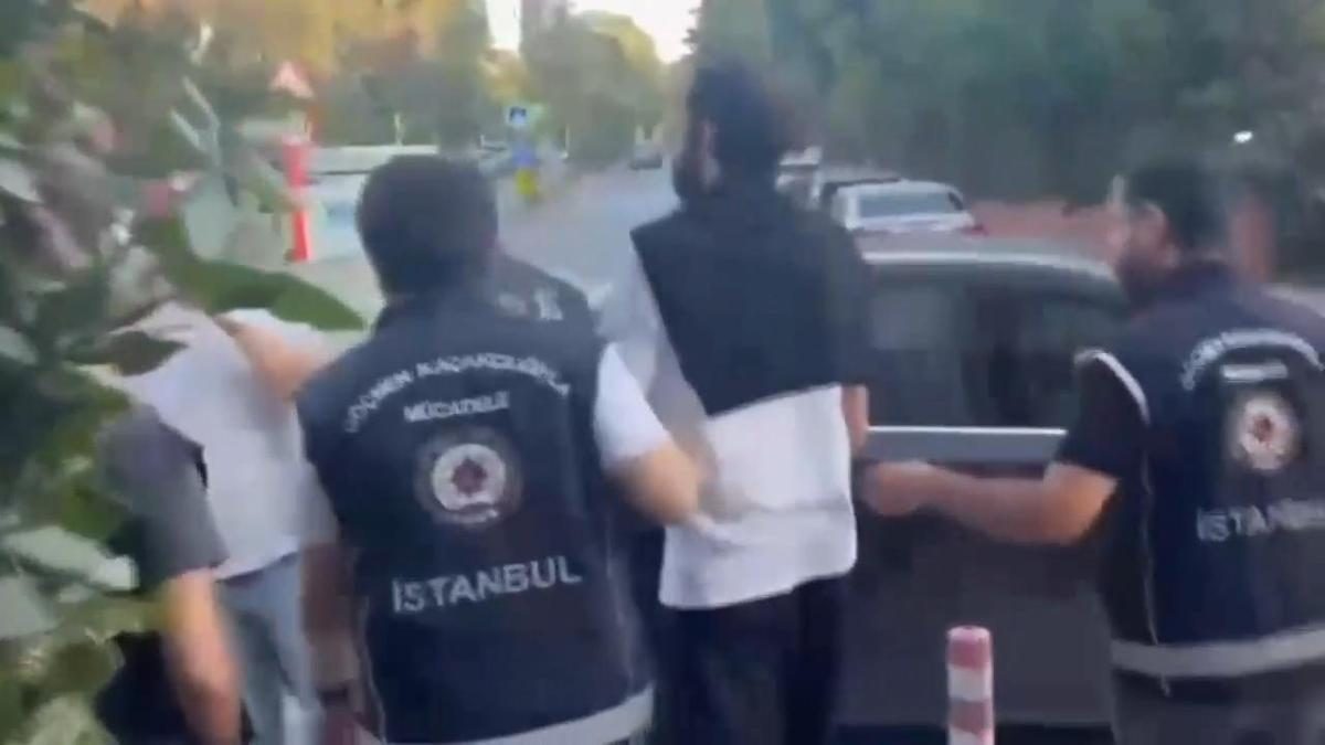 İstanbul'da usulsüz vatandaşlık operasyonunda 33 kişi tutuklandı