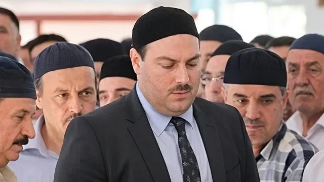 Alihan Kuriş, CHP'ye oy vermeyenleri mescide almadı