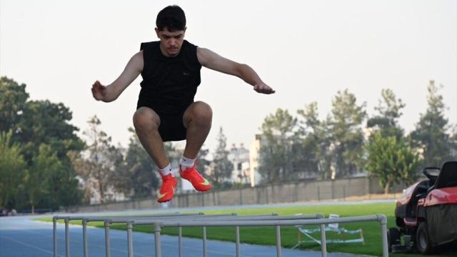 Özgür, Atletizmde 3 Yılda 7 Şampiyonluk Kazandı