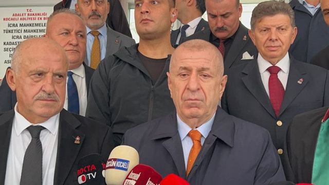 Ümit Özdağ, Kocaeli'de 'tehdit' suçlamasıyla hakim karşısına çıktı