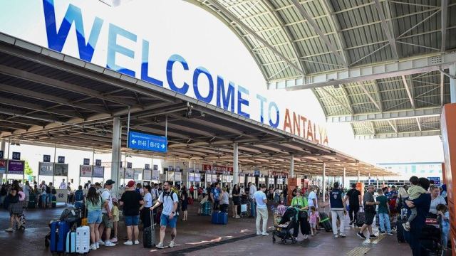 Türkiye'ye En Fazla Yabancı Ziyaretçi Rusya ve Almanya'dan Geldi