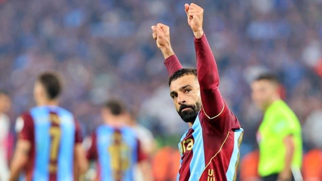Trabzonspor, Galatasaray'ı 3-0 ile geçti